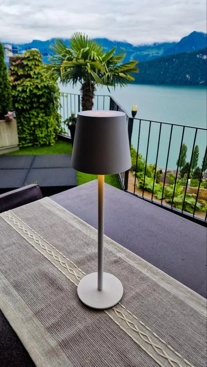 Luvikno | LED Bordlampe – Trådløs, Berøringskontroll & Dimmbar Lys