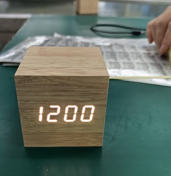 Luvikno | Cube Digital Bordklokke Moderne Interiørdekor