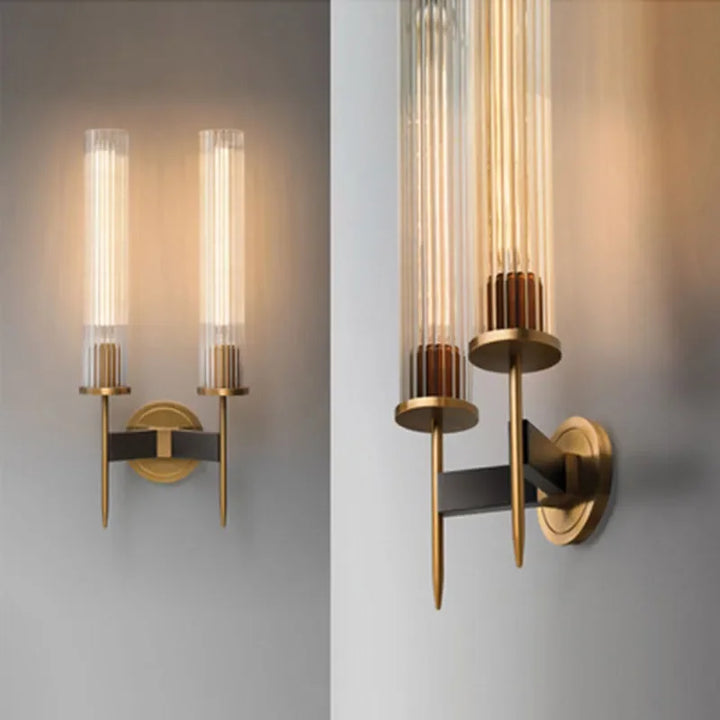 Luvikno | Möni | Moderne Vegglampe med Ribbete Glass og Messingfinish