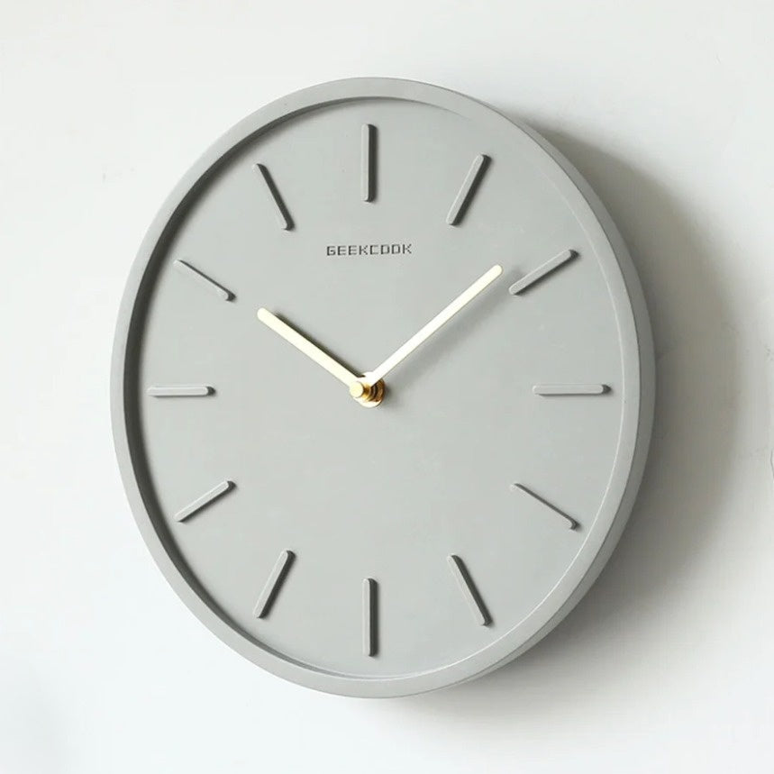 Nordisk sement veggklokke med metall pendel | Minimalistisk skandinavisk klokke for moderne interiør | Luvikno