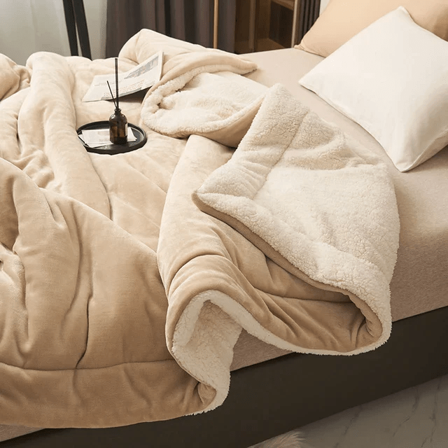 Luvikno | SOFTHUG LUXE – Plysj Flanell Fleece Teppel for Komfort & Stil