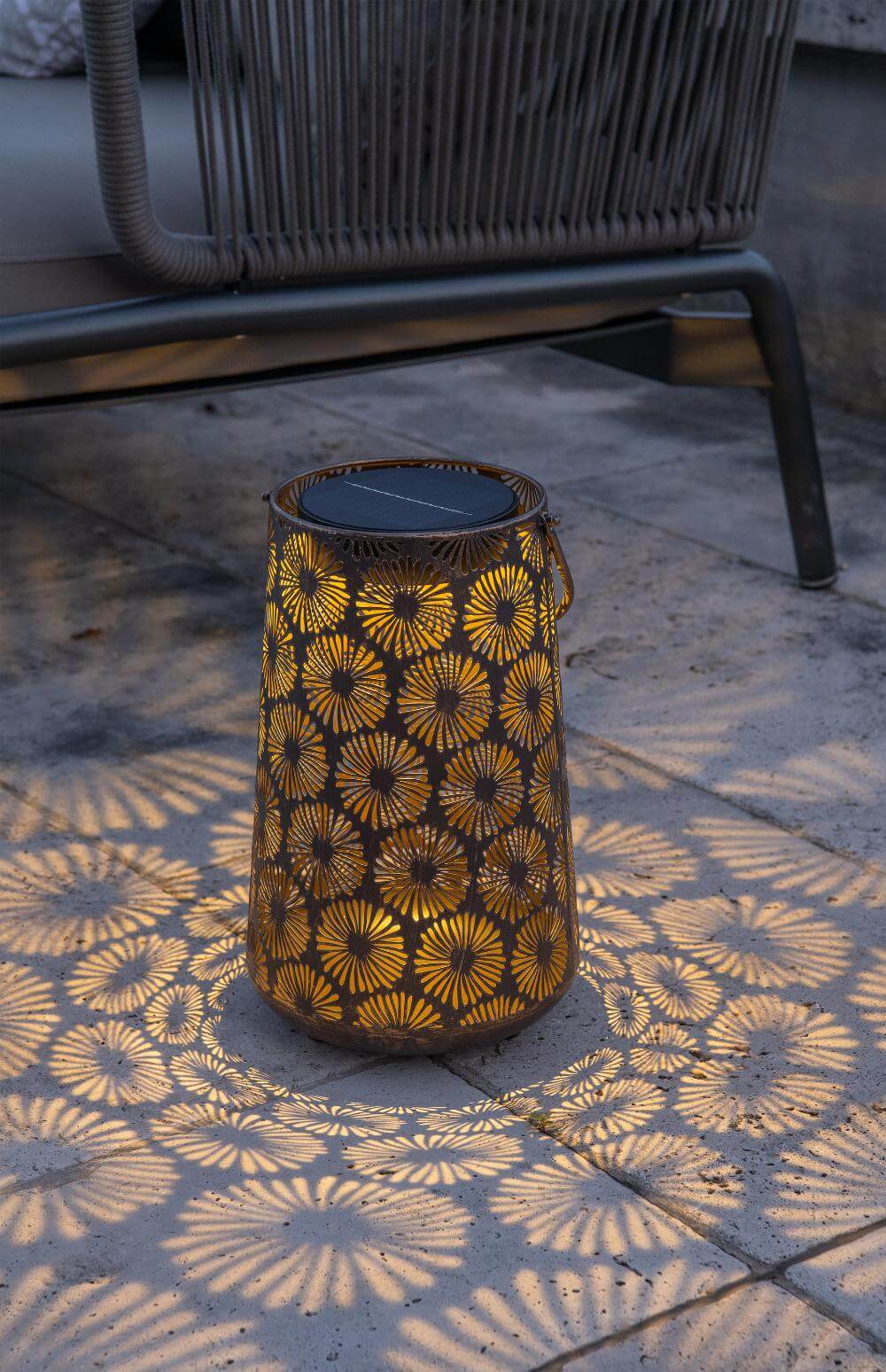 Luvikno | Antic Daisy - Vintage Sollys for Fortryllende Hagebelysning