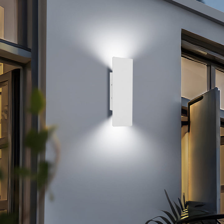 Utendørs vegglampe med moderne vanntett design Luvikno