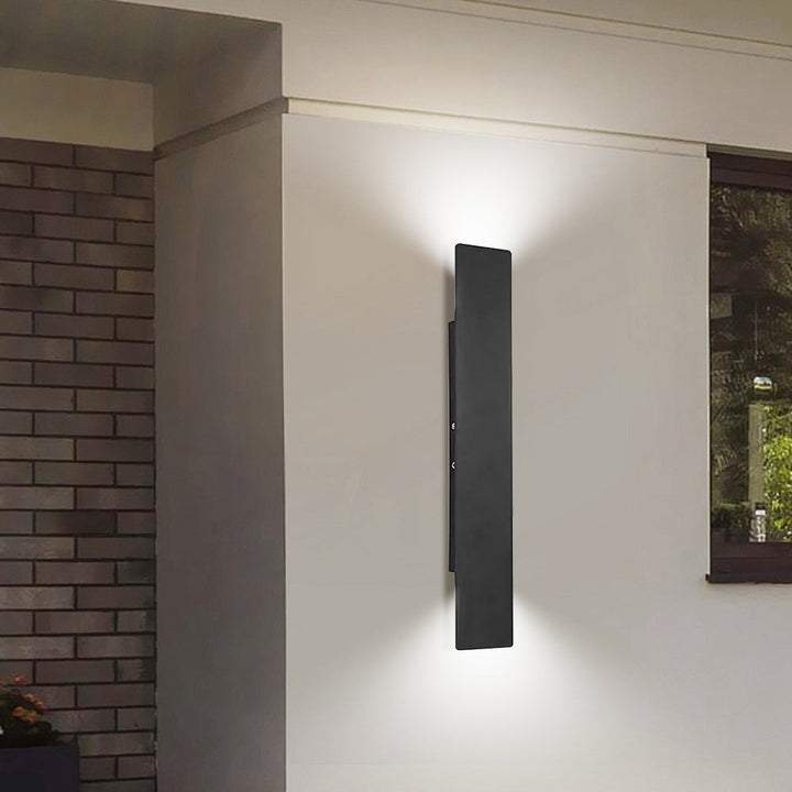 Utendørs vegglampe med moderne vanntett design Luvikno