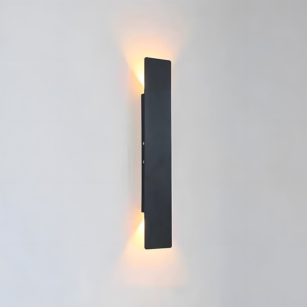 Utendørs vegglampe med moderne vanntett design Luvikno