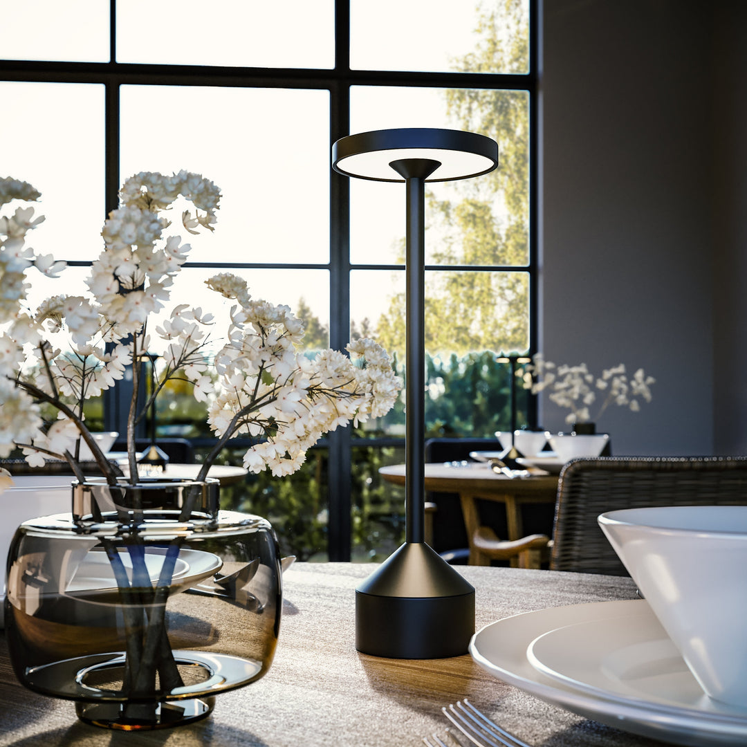 Luvikno | Stockholm Lighting: Elegant Trådløs Bordlampe med Dimmelysfunksjon