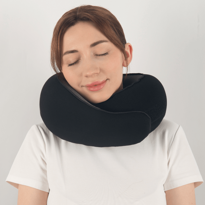 Luvikno | TRAVELNEST – Ergonomisk Reisepute for Nakke Støtte