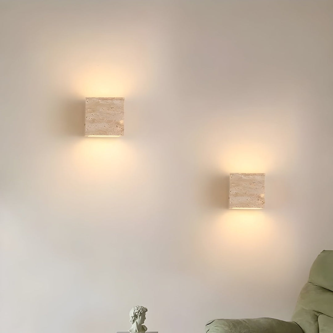 Luvikno | Vegglampe laget av travertin for en varm og elegant atmosfære