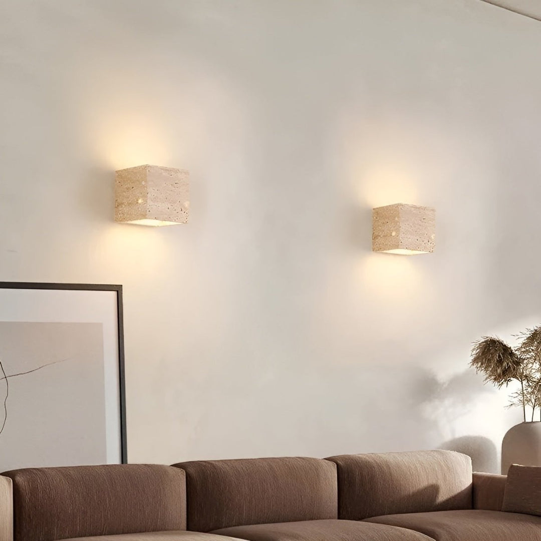 Luvikno | Vegglampe laget av travertin for en varm og elegant atmosfære