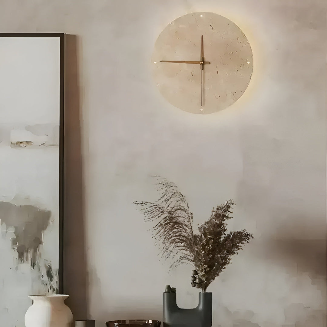Travertine Veggklokke med LED Lys – Minimalistisk & Dekorativ | Høy- Kvalitets Naturlig Stein Klokke | Luvikno
