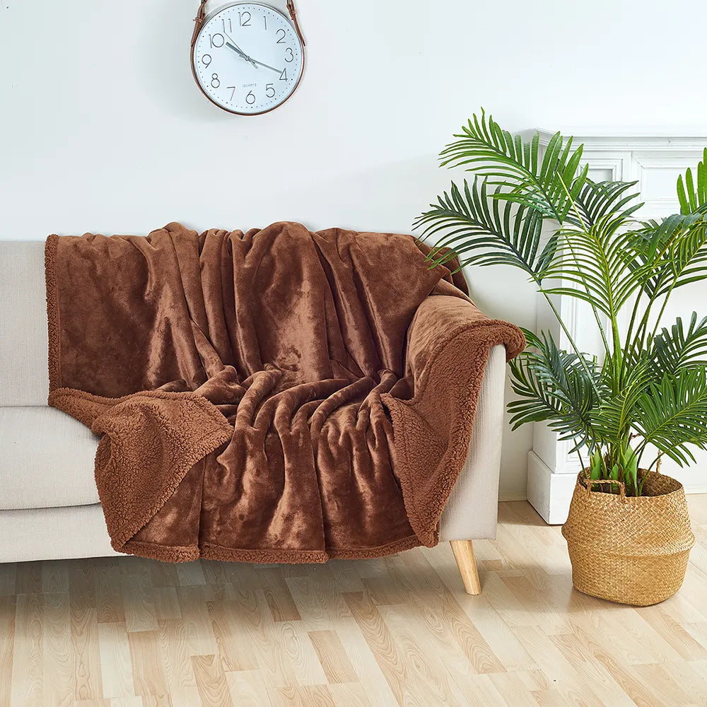 Luvikno | CozyGuard Vanntett Teppe – Vendbart, Flekkbestandig & Myk Plysjdesign