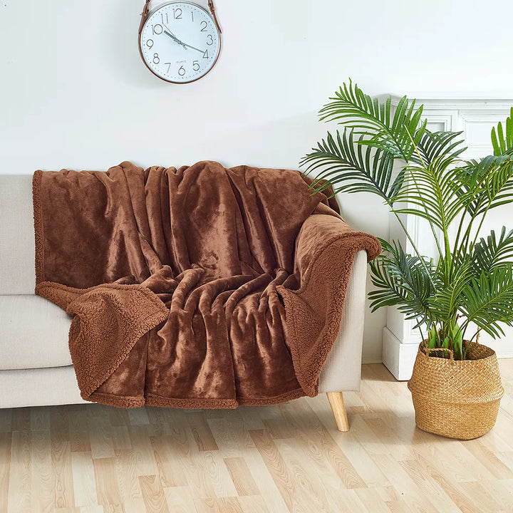 Luvikno | CozyGuard Vanntett Teppe – Vendbart, Flekkbestandig & Myk Plysjdesign
