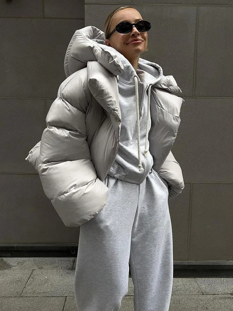 Luvik | Lyhyt untuvatakki puuvillasta hupulla, täydellinen kylmiin päiviin