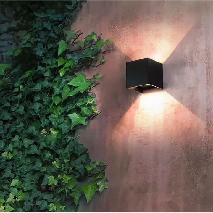 Vegglampe Svart Aluminium Justerbar Kubus LED Luvikno