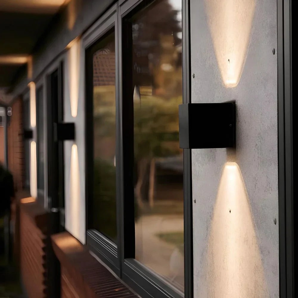 Vegglampe Svart Aluminium Justerbar Kubus LED Luvikno