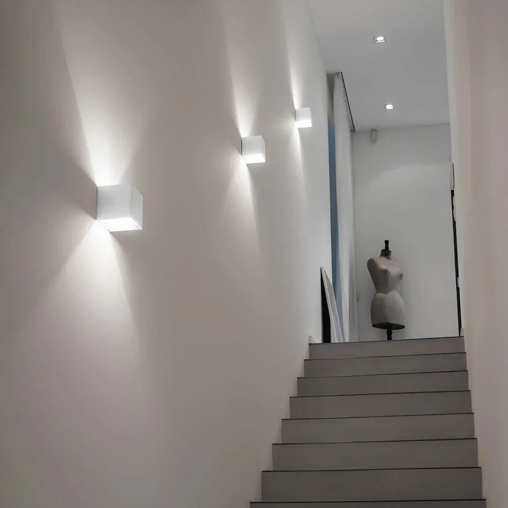 Vegglampe Svart Aluminium Justerbar Kubus LED Luvikno