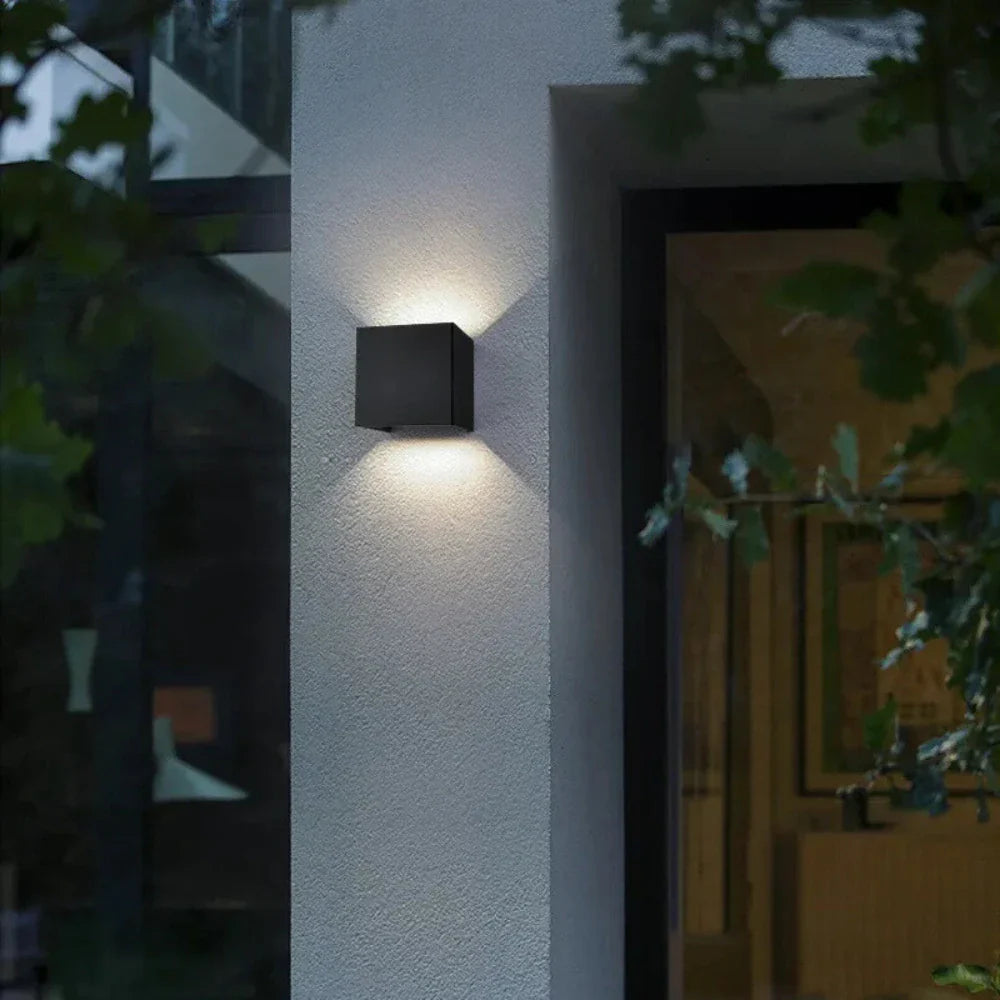Vegglampe Svart Aluminium Justerbar Kubus LED Luvikno