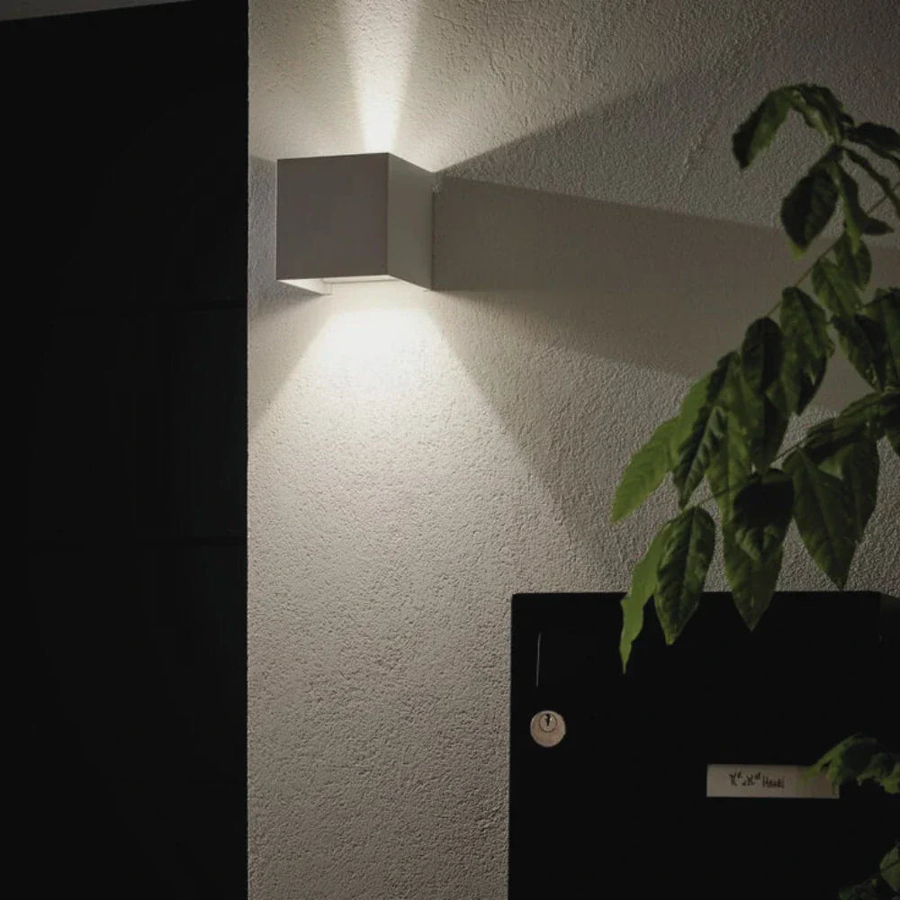 Vegglampe Svart Aluminium Justerbar Kubus LED Luvikno