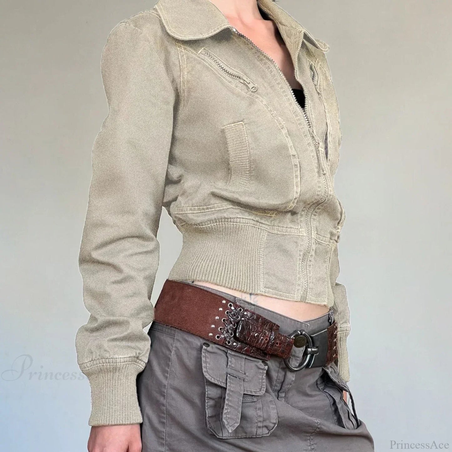 Luvik | Käytännöllinen vetoketjullinen Slim Fit taskutakki