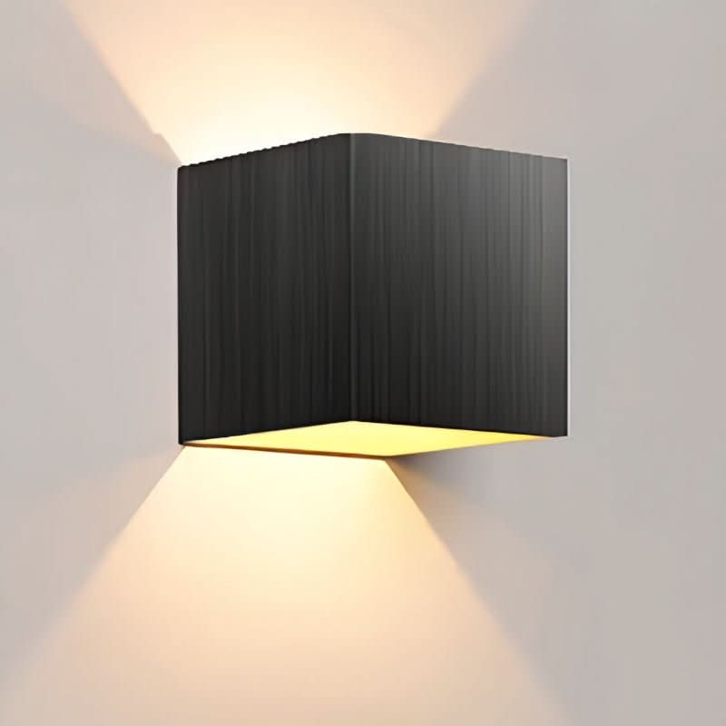 Luvikno | Værbestandig Cube Vegglys – Opp Ned LED Utendørslampe