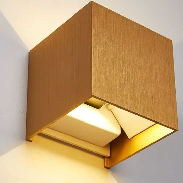 Luvikno | Værbestandig Cube Vegglys – Opp Ned LED Utendørslampe