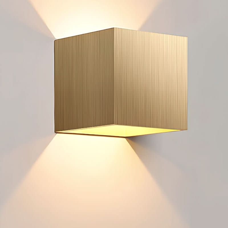 Luvikno | Værbestandig Cube Vegglys – Opp Ned LED Utendørslampe