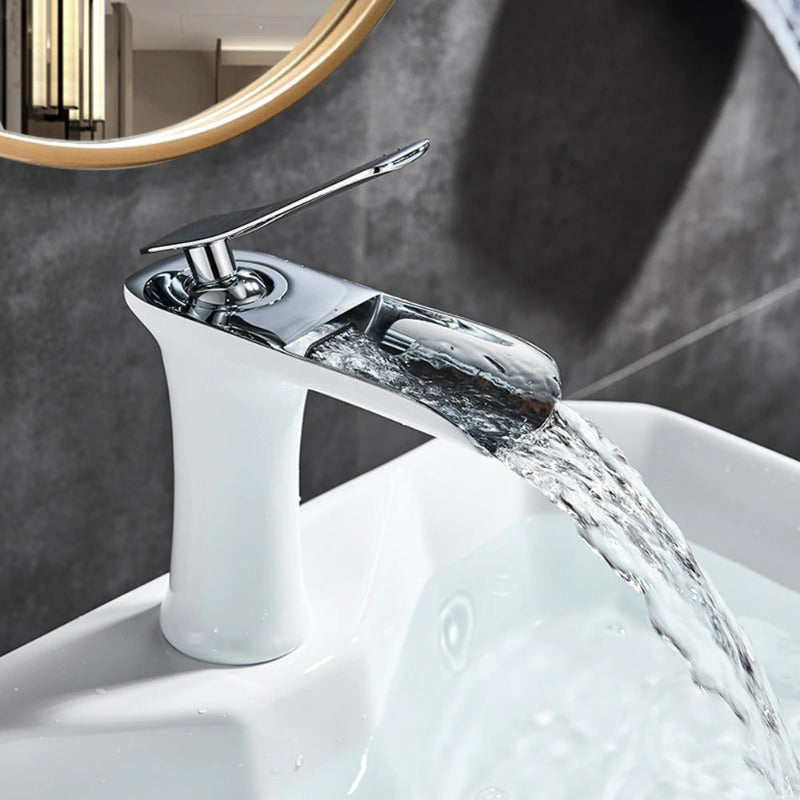 Luvikno | Moderne Fosser Baderomsbatteri – Stilig Design & Elegant Vannstrøm