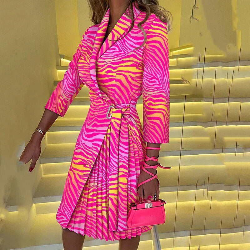 Luvik | Elegantti sakko-mekko, jossa on viisto kaulus