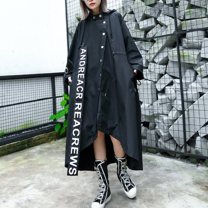 Luvik | svart stor størrelse jakke asymmetrisk hette trench-coat Luvik | trykte jakker belte midje