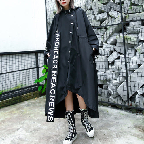 Luvik | svart stor størrelse jakke asymmetrisk hette trench-coat Luvik | trykte jakker belte midje