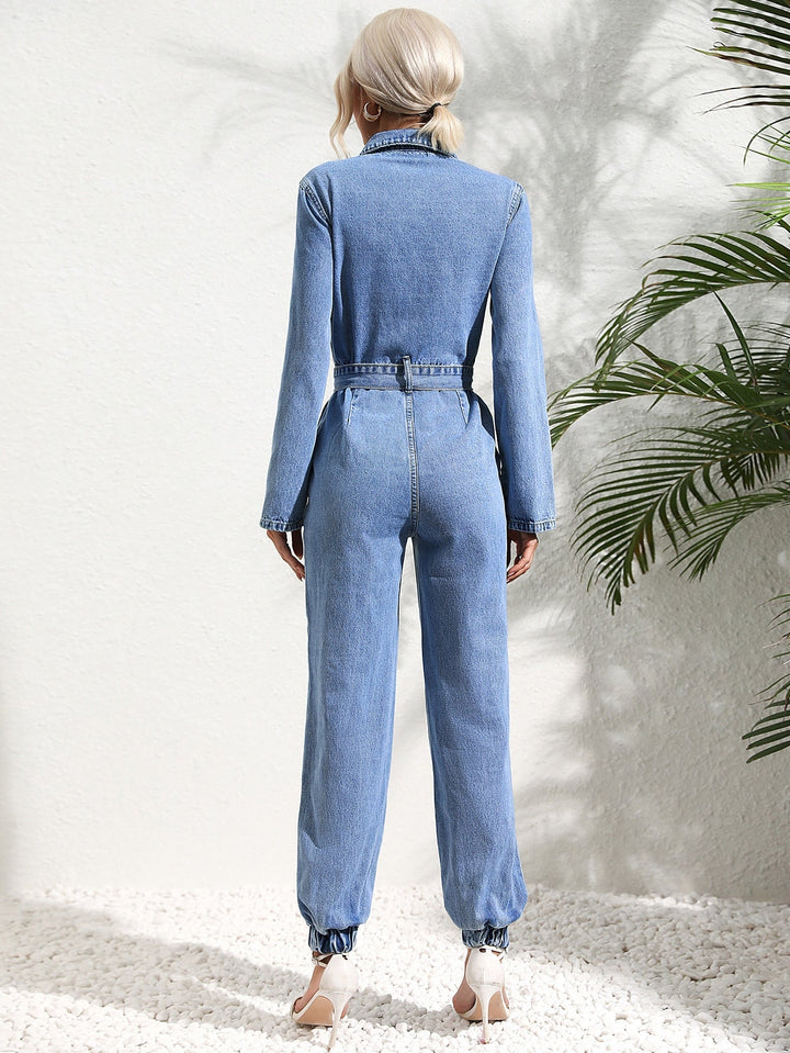 Luvik haalari läppätaskulla ja denimvyöllä